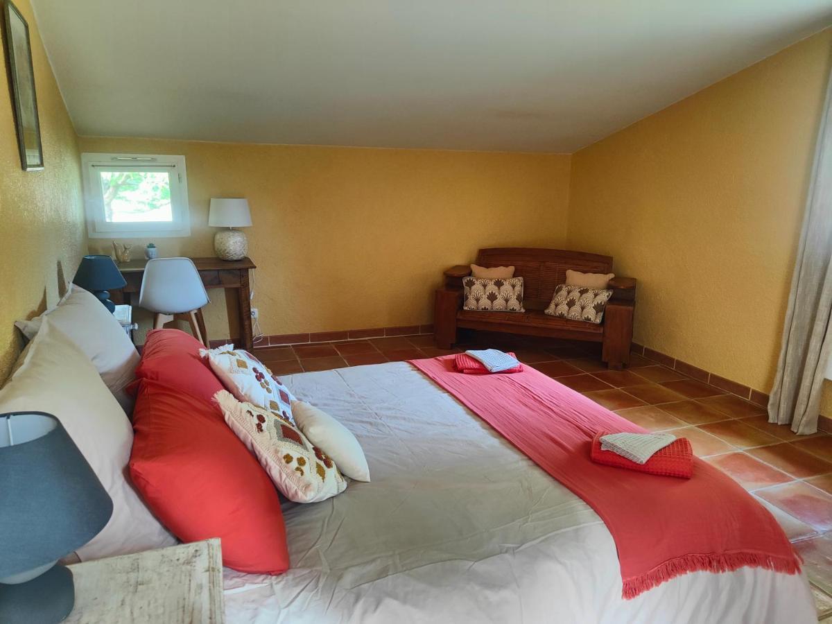 Domaine Bellavigne Gites Et Spa ฟอร์คัลกีเย ภายนอก รูปภาพ
